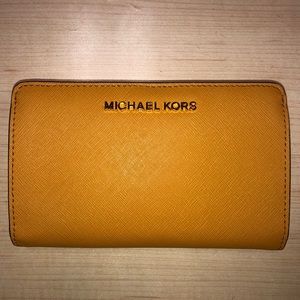 ✨✨MICHAEL KORS WALLET✨✨LIKE NEW